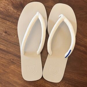 Rothy’s Cream Flip Flops ( (NEW )